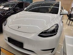 Tesla Model Y Rear-Wheel Drive - ფოტო 1