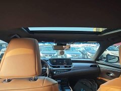 Lexus ES 2020 200 Luxury - ფოტო 18