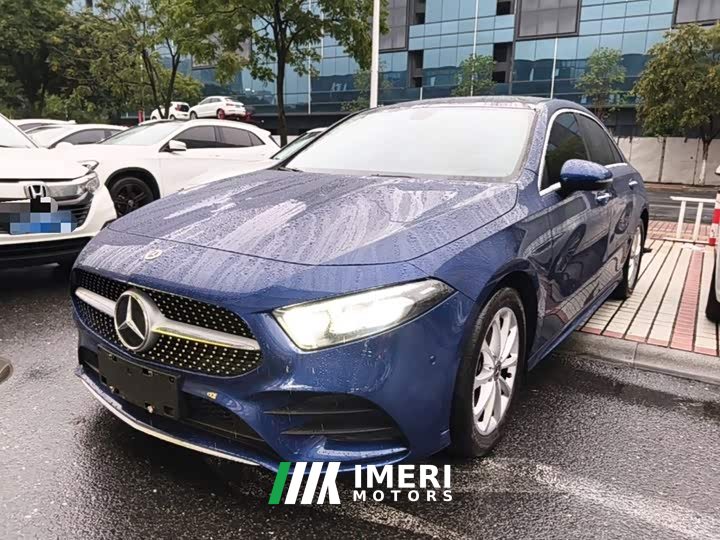 Mercedes-Benz A-Class Facelift A 200 L Sport Sedan Fashion Edition