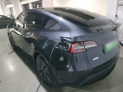 Tesla Model Y Rear-Wheel Drive - ფოტო 5