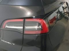 Tesla Model Y Rear-Wheel Drive - ფოტო 8
