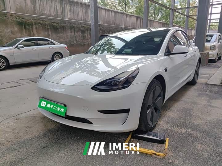 Tesla Model 3 Rear-Wheel Drive