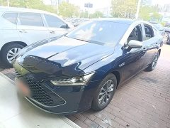 BYD Qin PLUS Glory Edition DM-i 55KM Leading - ფოტო 1