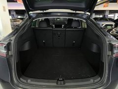Tesla Model Y Rear-Wheel Drive - ფოტო 15
