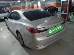 Toyota Camry 2.0E Elite Edition - ფოტო 5