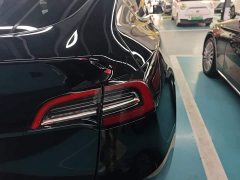Tesla Model Y Rear-Wheel Drive - ფოტო 8