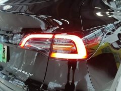 Tesla Model Y Long Range All-Wheel Drive - ფოტო 8