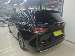 Toyota Sienna 2.5L Hybrid AWD Premium - ფოტო 5