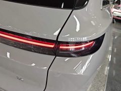 Li Auto L6 Max - ფოტო 8