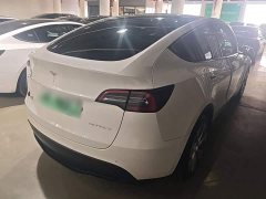 Tesla Model Y Rear-Wheel Drive - ფოტო 7