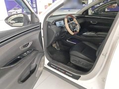 Hyundai Tucson 2021 Tucson L 1.5T DCT LUX Luxury Edition - ფოტო 16
