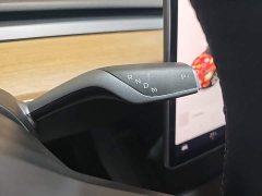 Tesla Model Y Long Range All-Wheel Drive - ფოტო 14