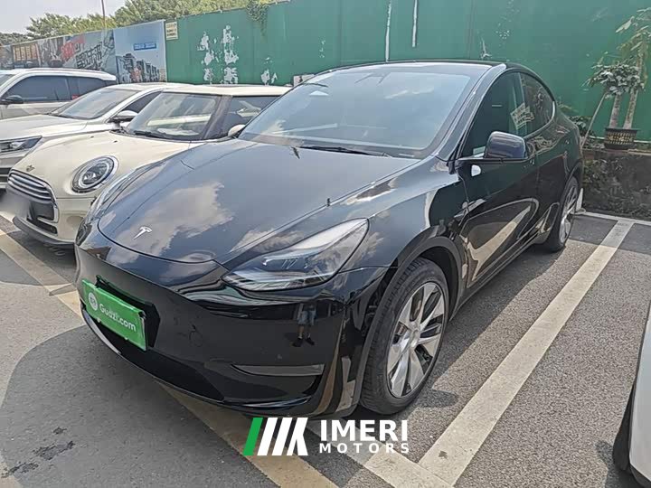 Tesla Model Y Long Range All-Wheel Drive