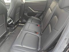 Tesla Model Y Long Range All-Wheel Drive - ფოტო 13