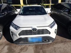 Toyota RAV4 2021 2.0L CVT AWD Fashion Plus Edition - ფოტო 3