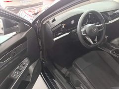 Volkswagen Passat Outstanding Edition 280TSI Business Version - ფოტო 16