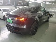 Tesla Model Y Rear-Wheel Drive - ფოტო 7