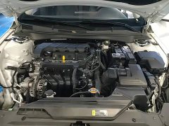 Hyundai Elantra 1.5L CVT Luxury - ფოტო 20
