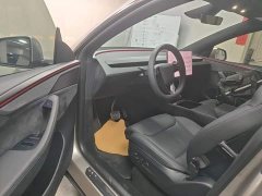Tesla Model Y L Long Range All-Wheel Drive - ფოტო 16