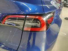 Tesla Model Y Long Range All-Wheel Drive - ფოტო 8