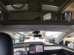 Tesla Model Y Rear-Wheel Drive - ფოტო 18