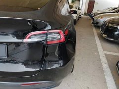 Tesla Model Y Rear-Wheel Drive - ფოტო 8