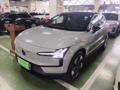 Volvo EX30 2025 Rear-Wheel Drive Extended Range Ultra - ფოტო 2