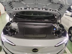 Volvo EX30 2025 Rear-Wheel Drive Extended Range Ultra - ფოტო 20
