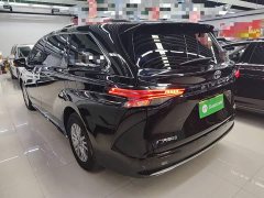 Toyota Sienna 2021 2.5L Hybrid Premium Edition - ფოტო 5