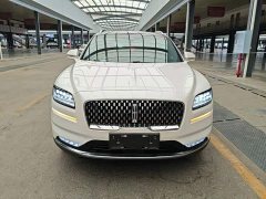 Lincoln Navigator 2.7T AWD Presidential Edition - ფოტო 3