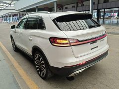 Lincoln Navigator 2.7T AWD Presidential Edition - ფოტო 5