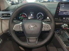 Toyota Grevias 2.5L Hybrid Luxury - ფოტო 11