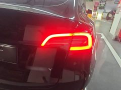 Tesla Model Y Standard Range RWD - ფოტო 8