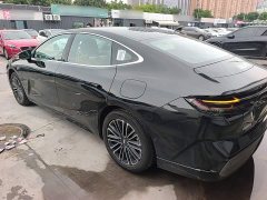 Geely Galaxy Xingyao 8 130km EM-i Premium Edition - ფოტო 5