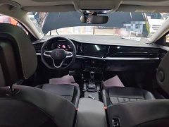 Volkswagen Passat Outstanding Edition 380TSI Dragon Ascendant Version - ფოტო 10