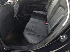 Volkswagen Passat Outstanding Edition 380TSI Dragon Ascendant Version - ფოტო 17