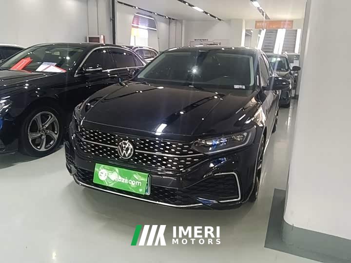 Volkswagen Passat Facelift 330TSI Starry Sky Elite
