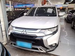 Mitsubishi Outlander 2020 2.0L FWD Comfort 5-Seater - ფოტო 3