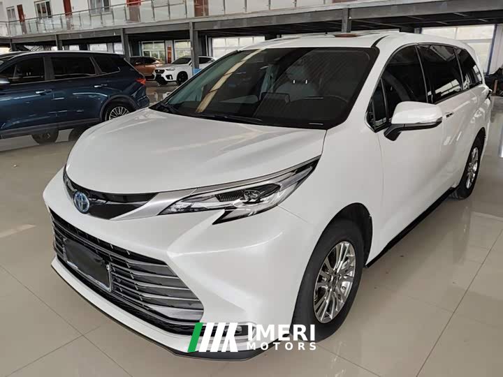 Toyota Sienna 2.5L Hybrid Luxury