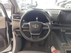Toyota Sienna 2023 2.5L Hybrid Luxury - ფოტო 11