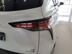 Toyota Sienna 2023 2.5L Hybrid Luxury - ფოტო 8
