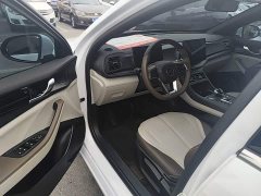 BYD Qin PLUS 2024 Glory Edition DM-i 55KM Leading - ფოტო 16