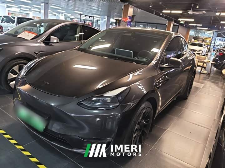 Tesla Model Y Standard Range RWD