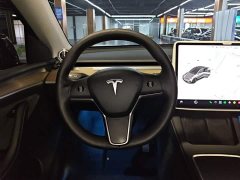 Tesla Model Y Standard Range RWD - ფოტო 11