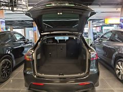 Tesla Model Y Standard Range RWD - ფოტო 19