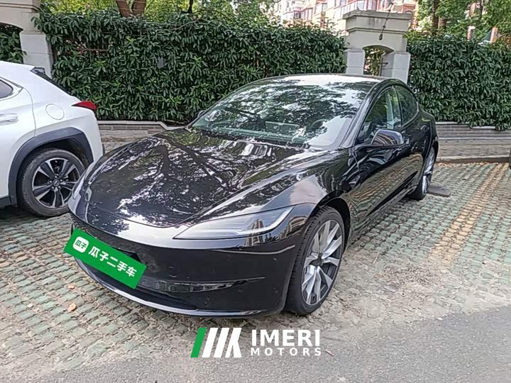 Tesla Model 3 Rear-Wheel Drive
