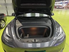 Tesla Model Y Rear-Wheel Drive - ფოტო 10
