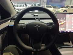 Tesla Model Y Rear-Wheel Drive - ფოტო 3