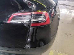 Tesla Model Y Rear-Wheel Drive - ფოტო 8