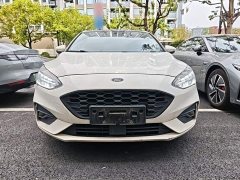 Ford Focus Hatchback EcoBoost 180 Automatic Trend - ფოტო 3